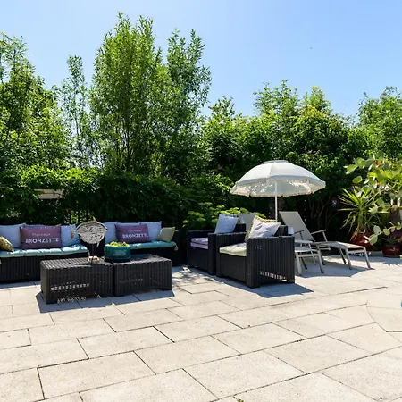 Chez Noelle - Piscine Bed & Breakfast